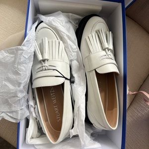 NEW with box Stuart Weitzman White Mila Lift Tassel Loafer Size 38 (7.5 US)